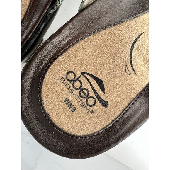 Abeo Biosystem Georgie Snakeskin T-Strap Heeled Comfort Sandals Neutral 9 - Picture 10 of 10